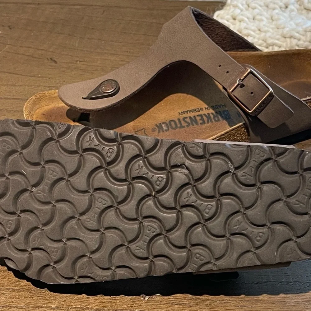 Birkenstock sandals. Size 7.5-8 - Picture 2 of 2